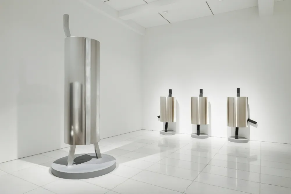 엄태정 《세계는 세계화한다》, 아라리오갤러리 서울, 2025 전시전경 ©UM Tai-Jung. Courtesy of the Artist and Arario Gallery.