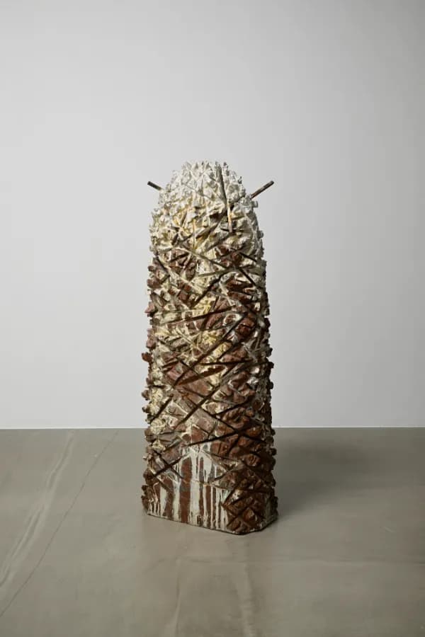 戸谷成雄, 森—I, 1984, wood, iron, frame, acrylic, 103x39x22cm 撮影:武藤滋生 Copyright the artist, Courtesy of ShugoArts