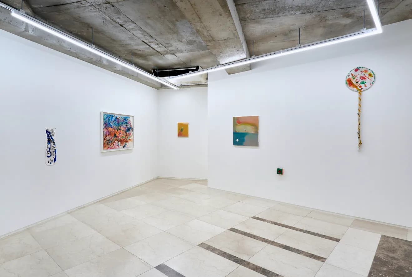 사과와 과도, 2026, installation view