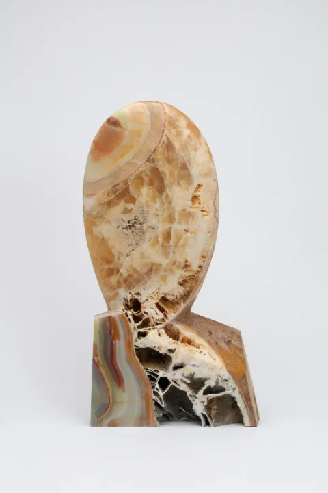 星翳–26, 2025, オニキス, 45×23×5cm 撮影:宮島径