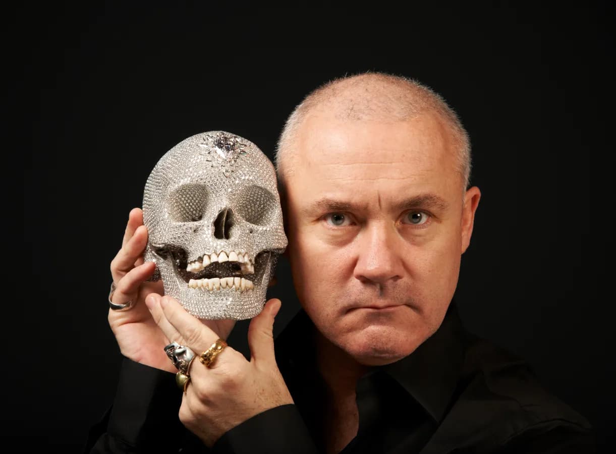 Damien Hirst with For The Love of God, 2012 1_Photographed by Prudence Cuming Associates © 2026 Damien Hirst and Science Ltd. All right