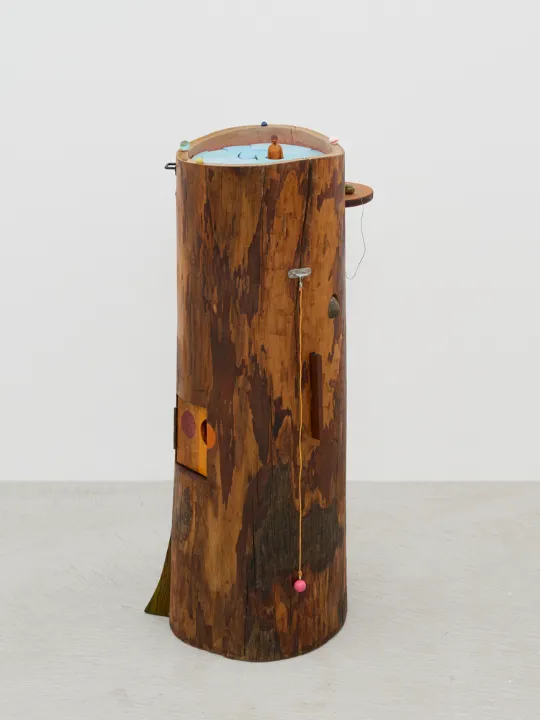 《熱水泉の庭 Garden of Hot Springs》2024, wood, oil, stone, glass, ceramic, string, metal fittings, h.90.7 x w.40.0 x d.33.0 cm ©Keisuke Yamamoto